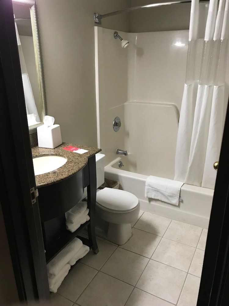 Red Lion Inn & Suites Olathe Kansas City 15/23