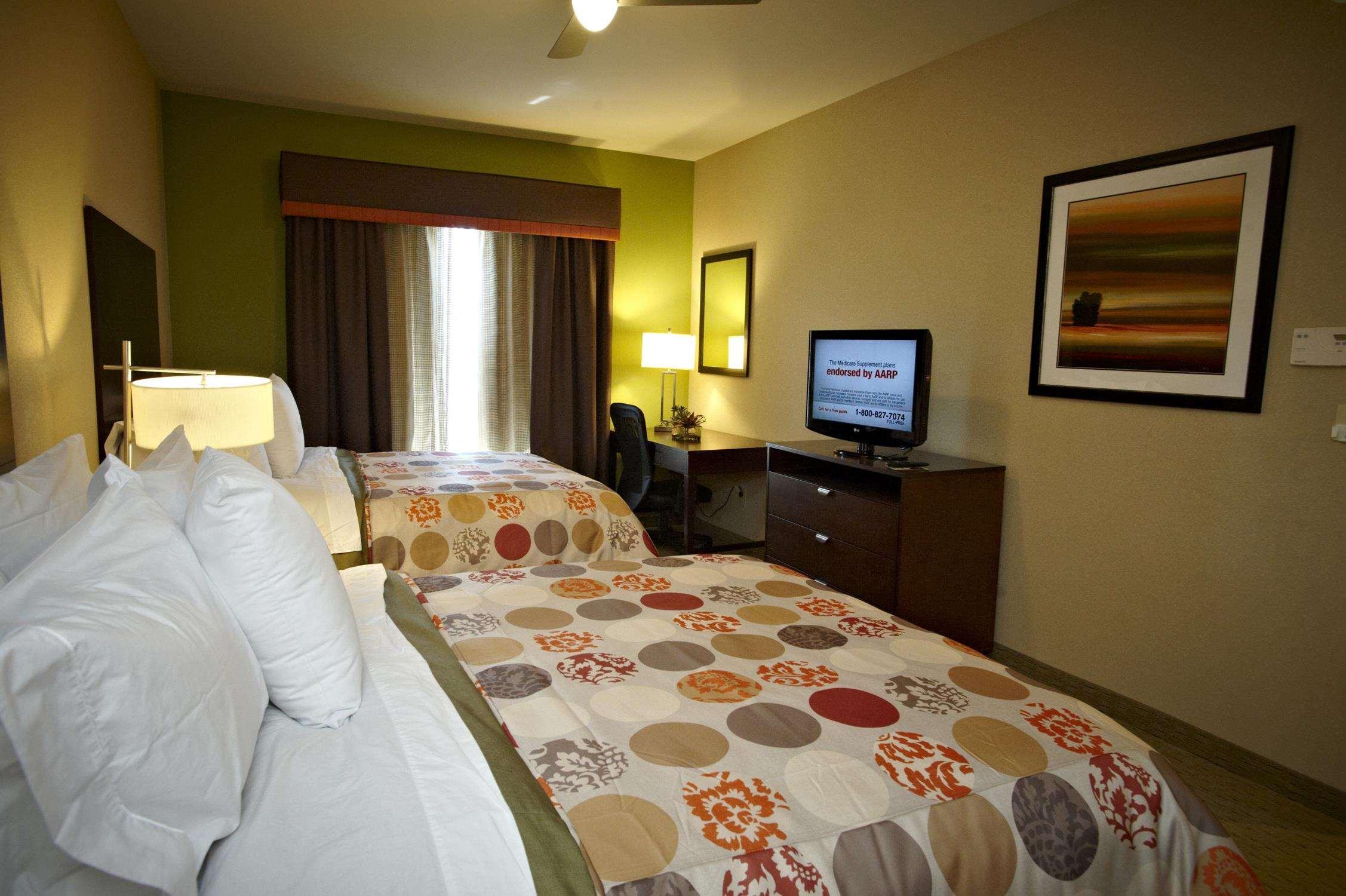 Suite, 1 King or 2 Queen Beds