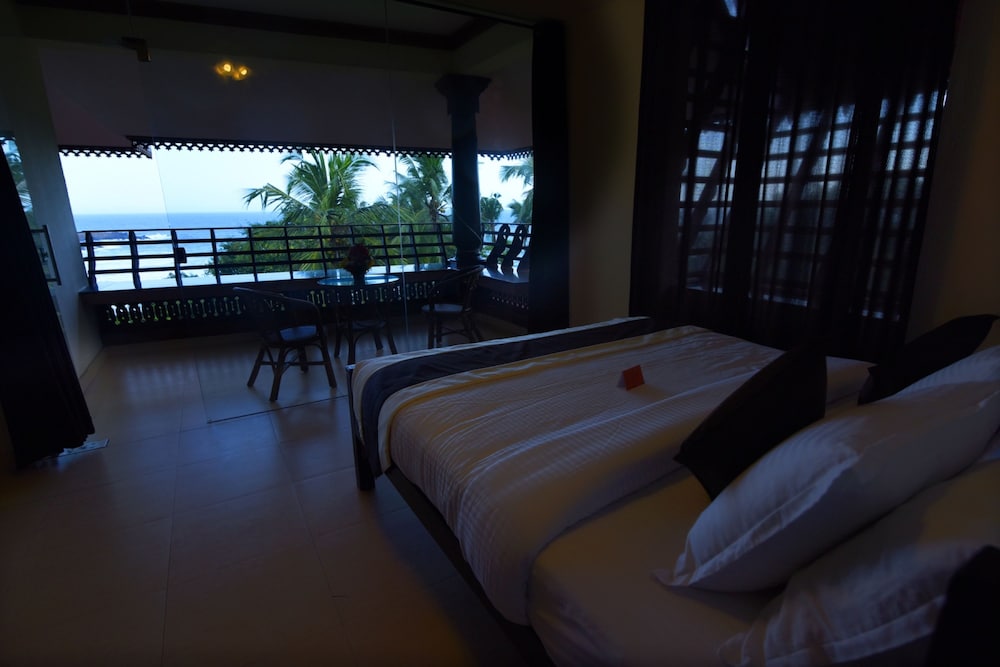KOVALAM BEACH HOTEL 17/36