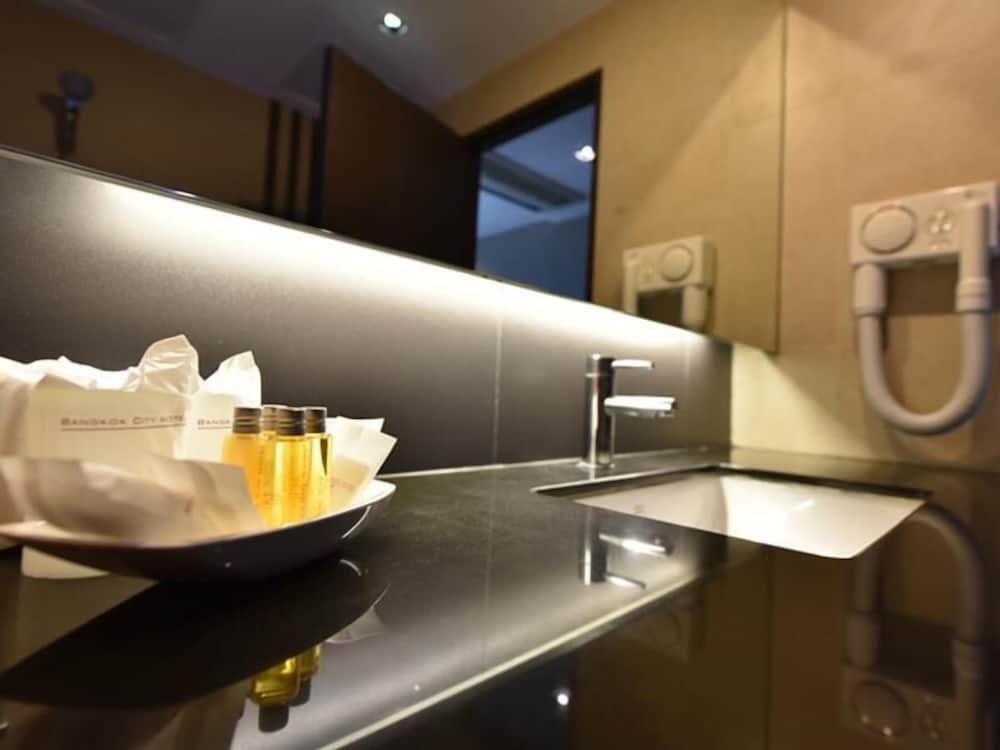 BANGKOK CITY HOTEL 13/24