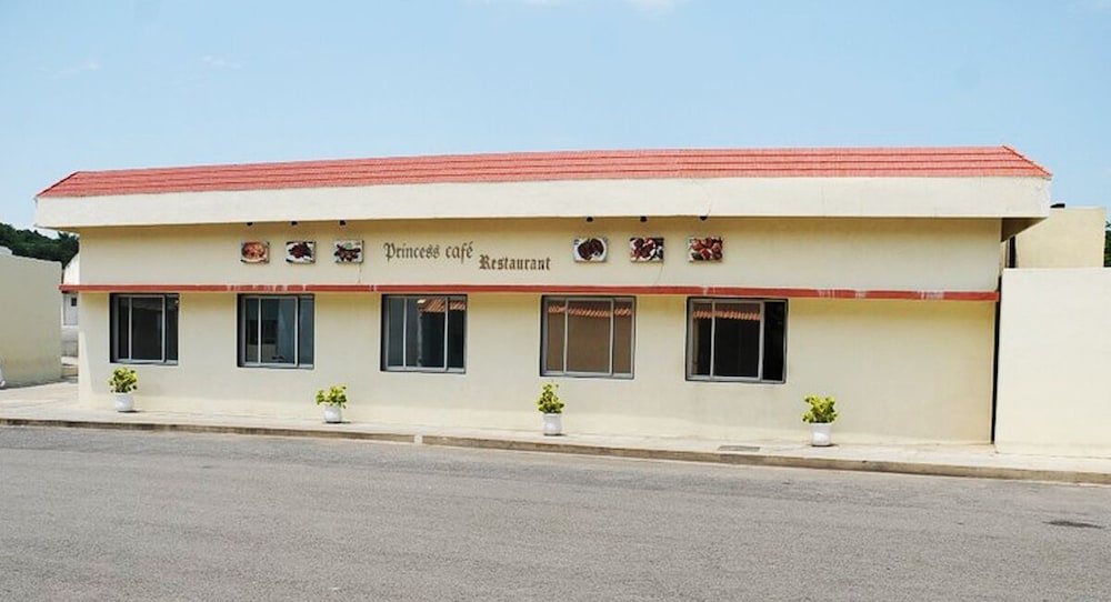 Tara Comfort Hotel Ramoji Film City 4/33