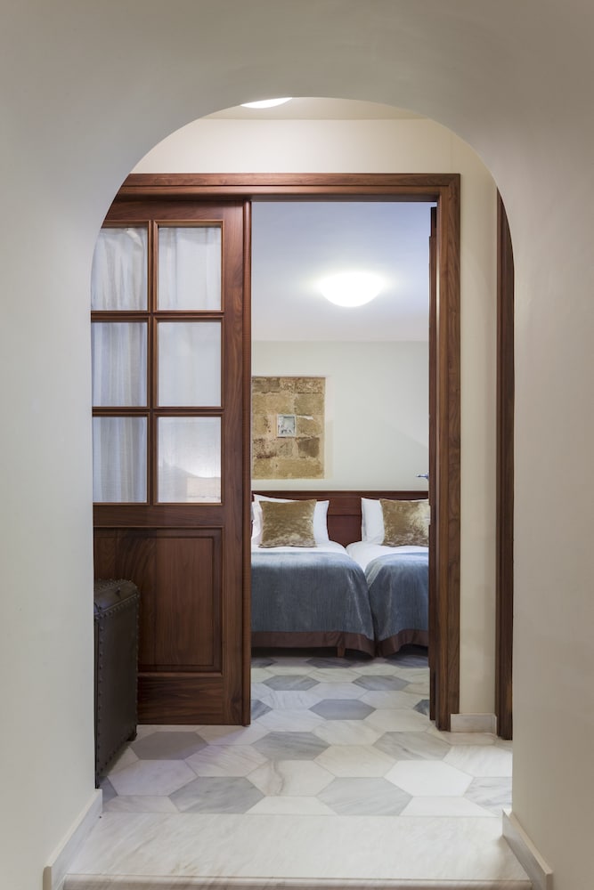 Casa Delfino Suites 5/93