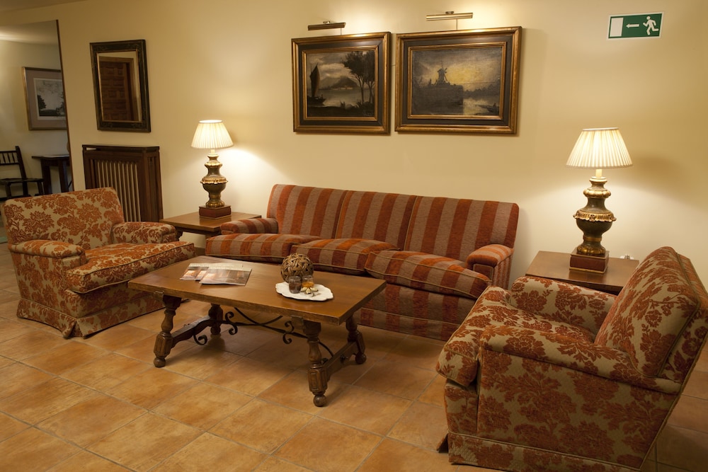 Parador De Benavente 42/63