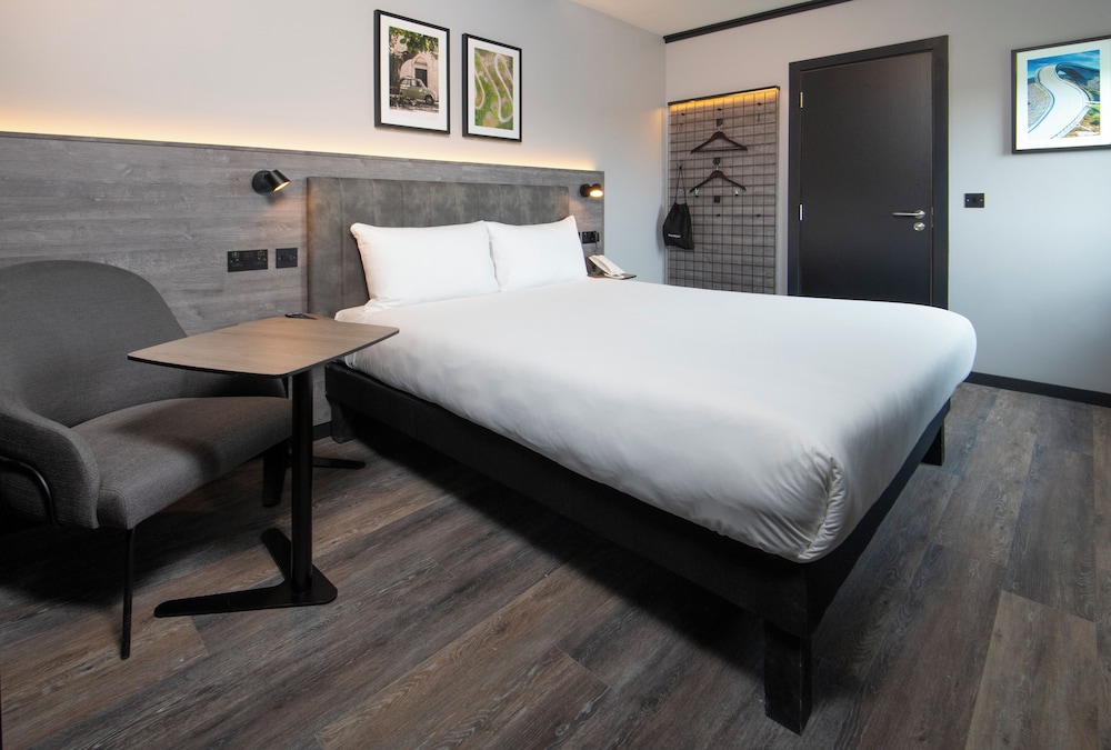 Ibis Styles London Gatwick Airport 28/64
