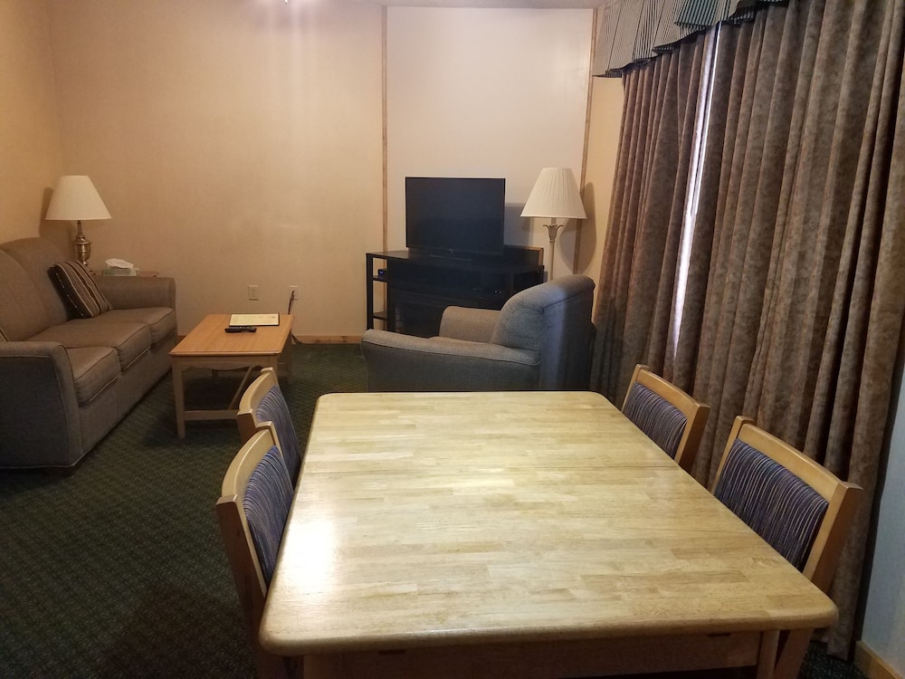 Creekside Village 11/23