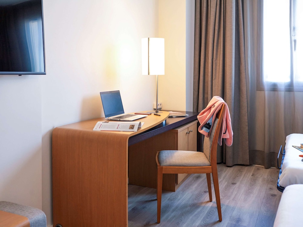 Novotel Sevilla 66/77