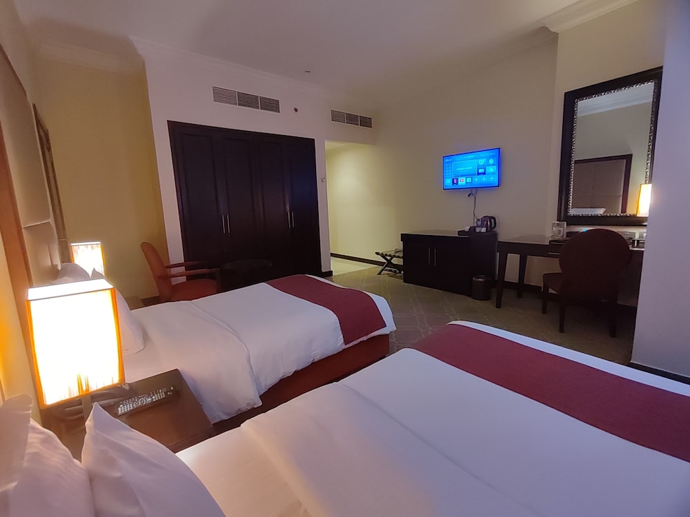 Grand Regal Hotel 10/60