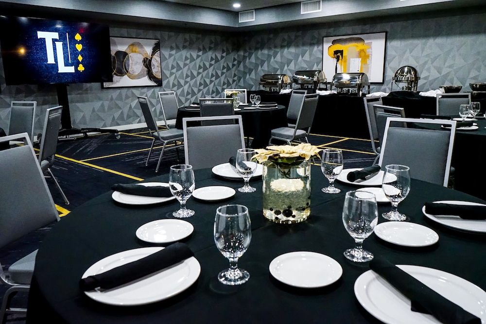 Four Points by Sheraton Deadwood 42/50