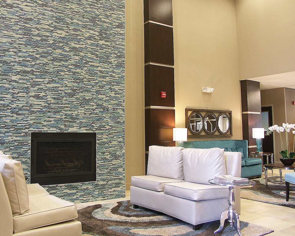 Holiday Inn Express Hotel And Suites Cleveland Northwest 40/61