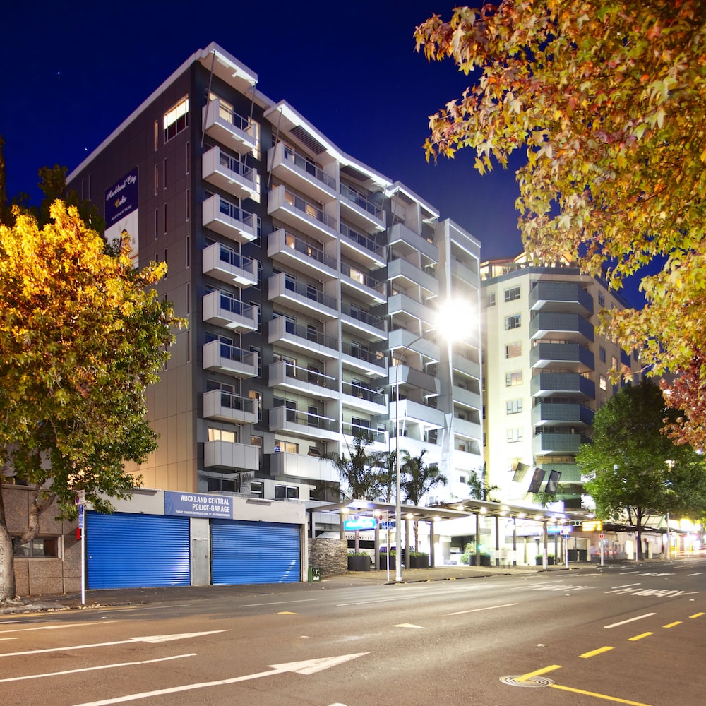 VR Auckland City 6/50