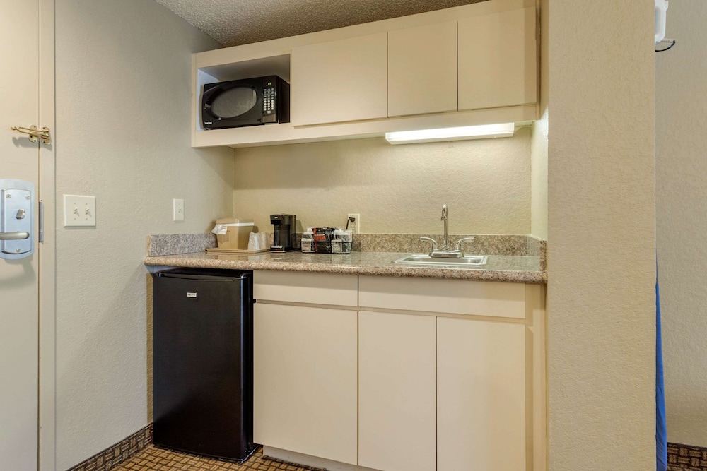 Sonesta Essential NW Houston 4/61