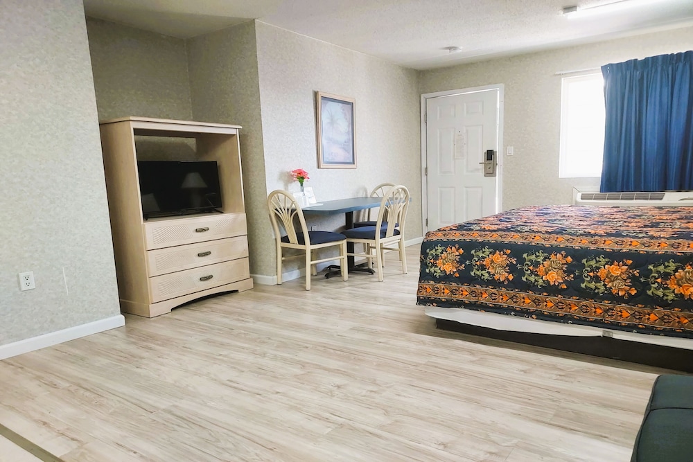 Studio Inn Suites 19/35