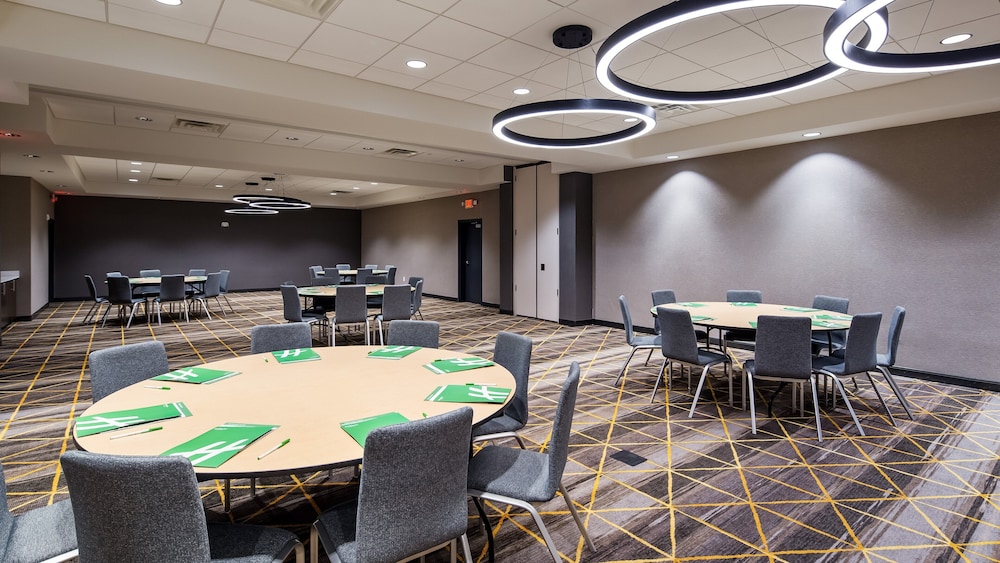 Holiday Inn - Clarksville Northeast, an IHG Hotel 59/69