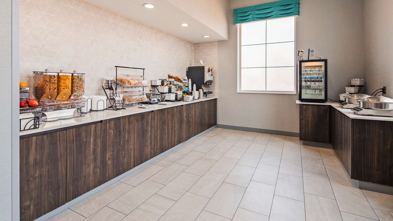 Best Western Plus Wilkes Barre-Scranton Airport Hotel 2/8