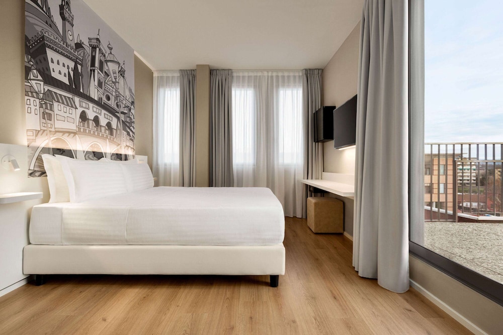 STANDARD, QUEEN BED