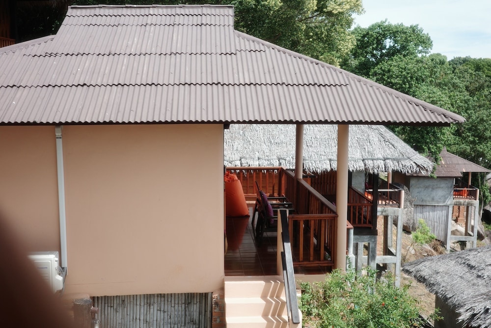 Freedom Beach Resort 5/50