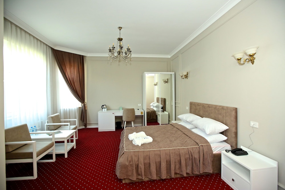 Miraj Hotel 9/25
