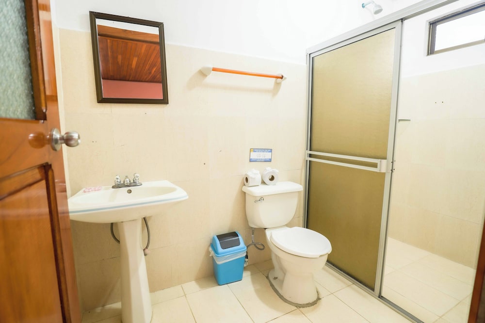 Arenal Hostel Resort 48/50
