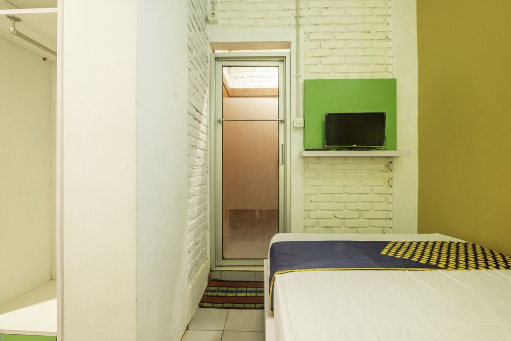 SPOT ON 2080 Rumah Kita Residence 28/40