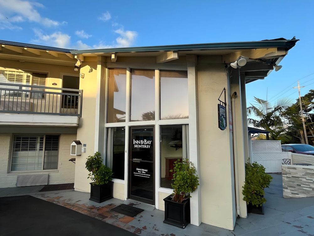 Inn By the Bay Monterey 2/56