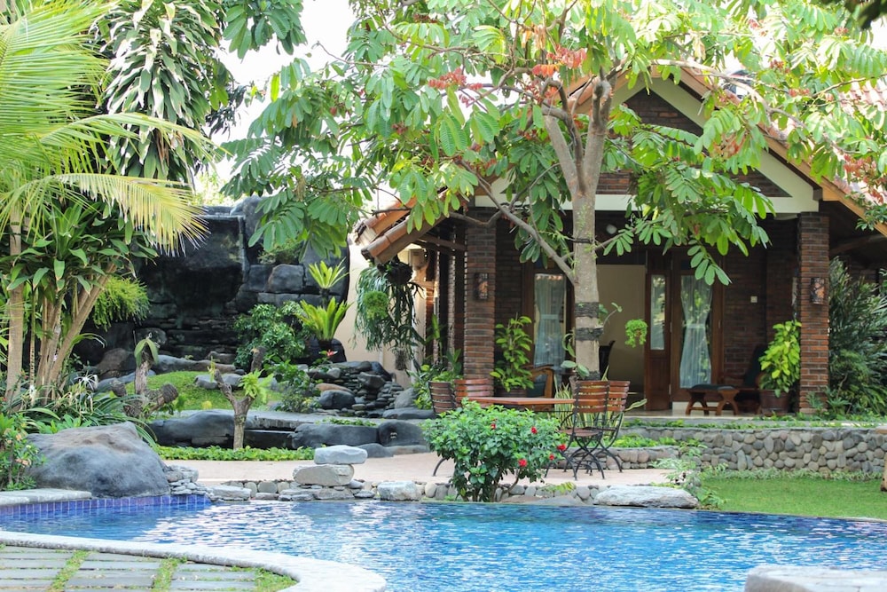 Duta Garden Boutique Villa 51/65