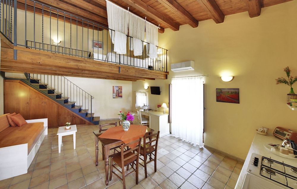 Artemisia Resort 36/43