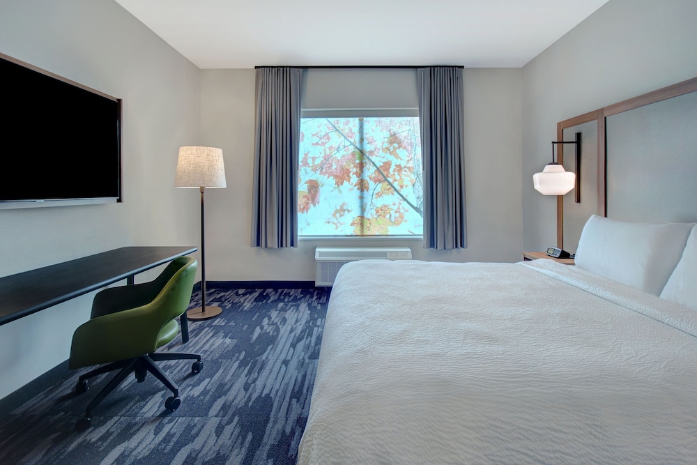 Fairfield Inn & Suites Rochester Hills 12/34