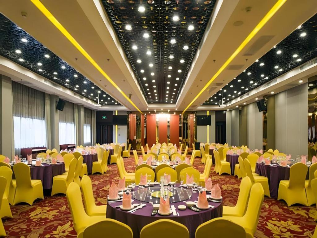 Overseas Chinese Quanzhou 44/50