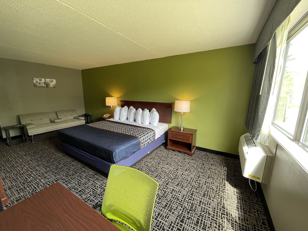 Wingate by Wyndham Lake George 22/63