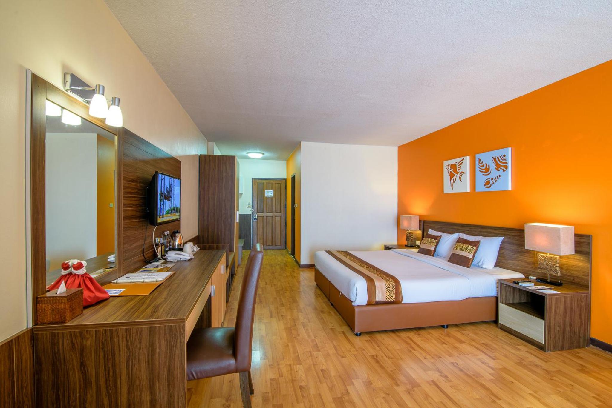 DELUXE SEA VIEW ROOM.