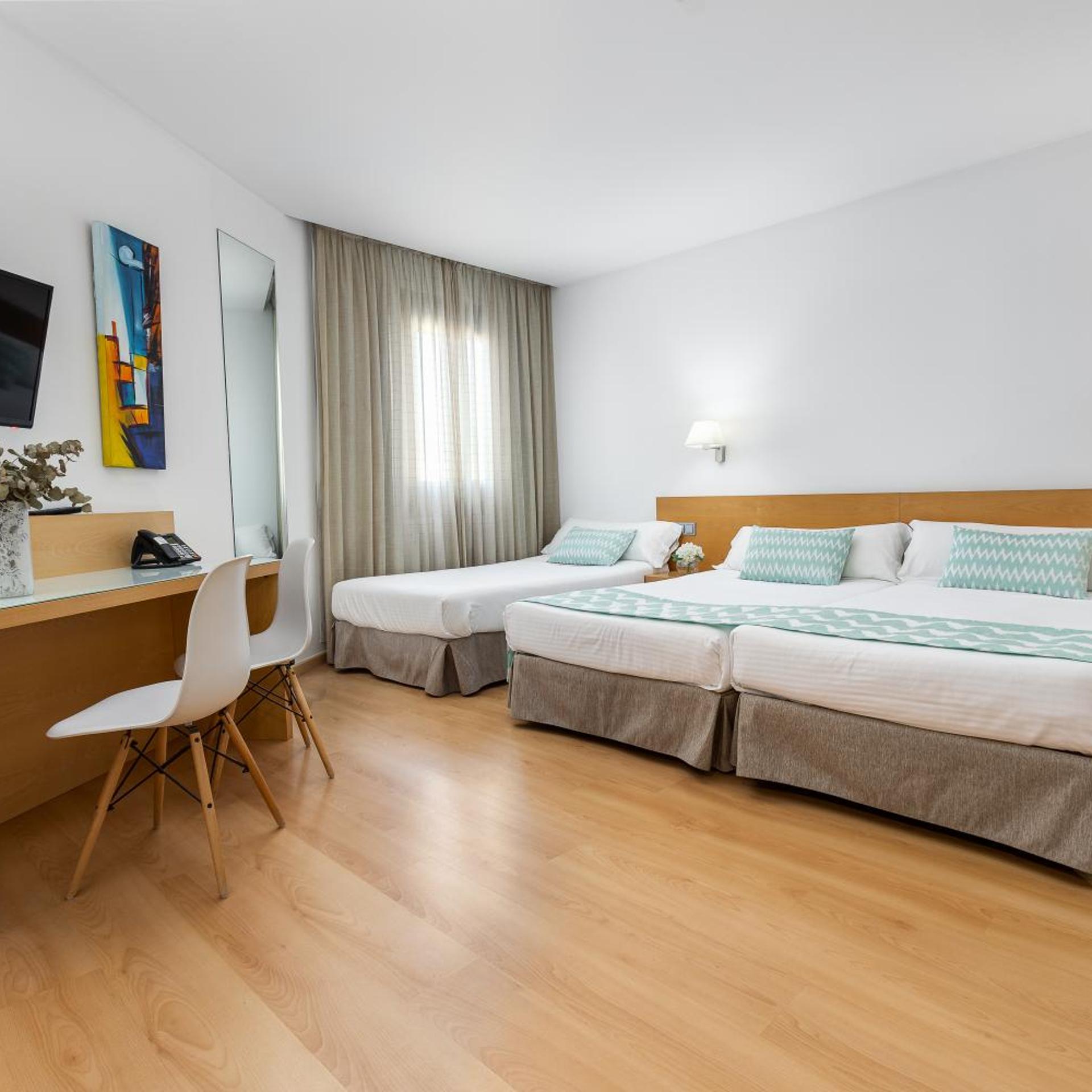 Room, Twin Beds, with Extra Bed