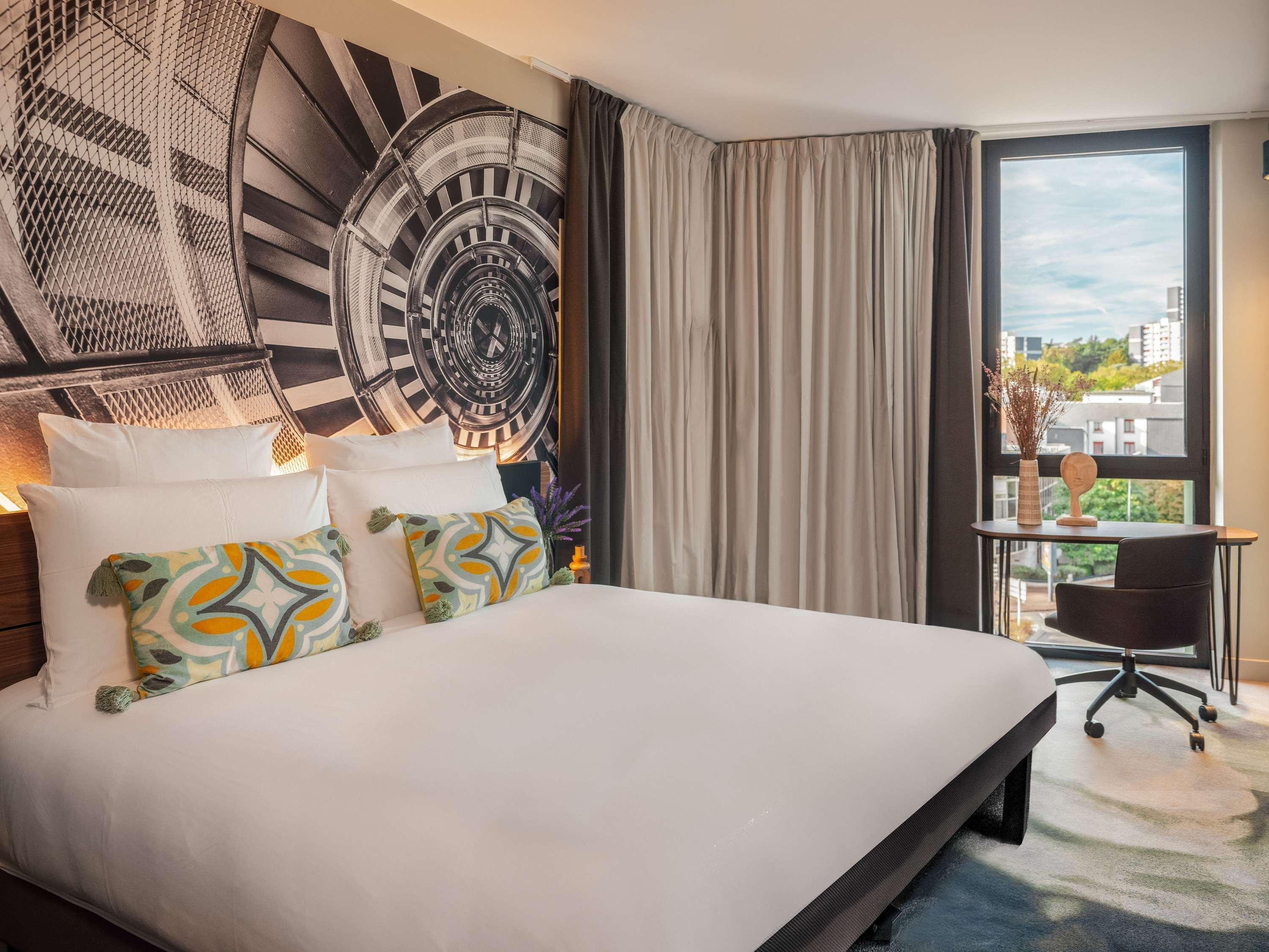 غرفة بشرفة، Novotel Paris Val de Fontenay 3/5
