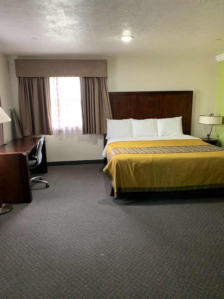 Ramada by Wyndham La Verkin Zion National Park 19/58