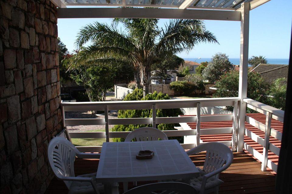 Port Elizabeth Guest House 36/45