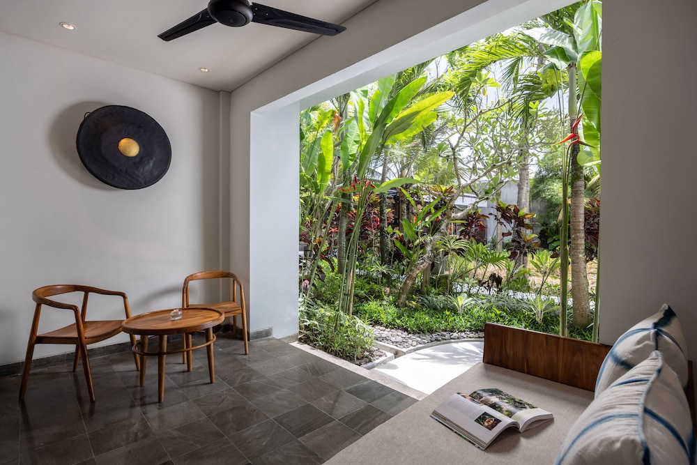Dinara Ubud 34/51