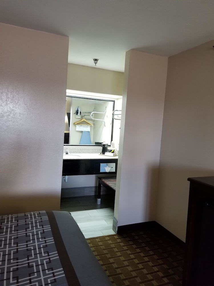 SureStay By Best Western Terrell 19/37