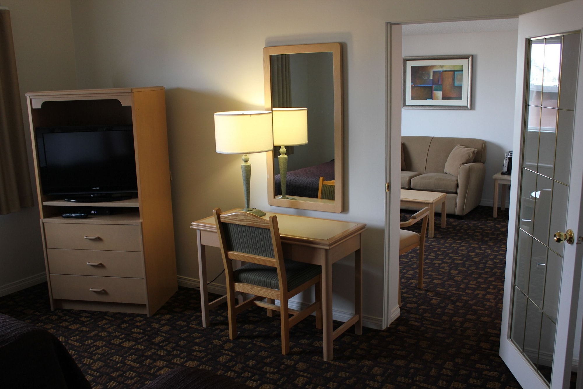 جناح بسريرين كوين، Coronet Hotel Prince Albert 4/4