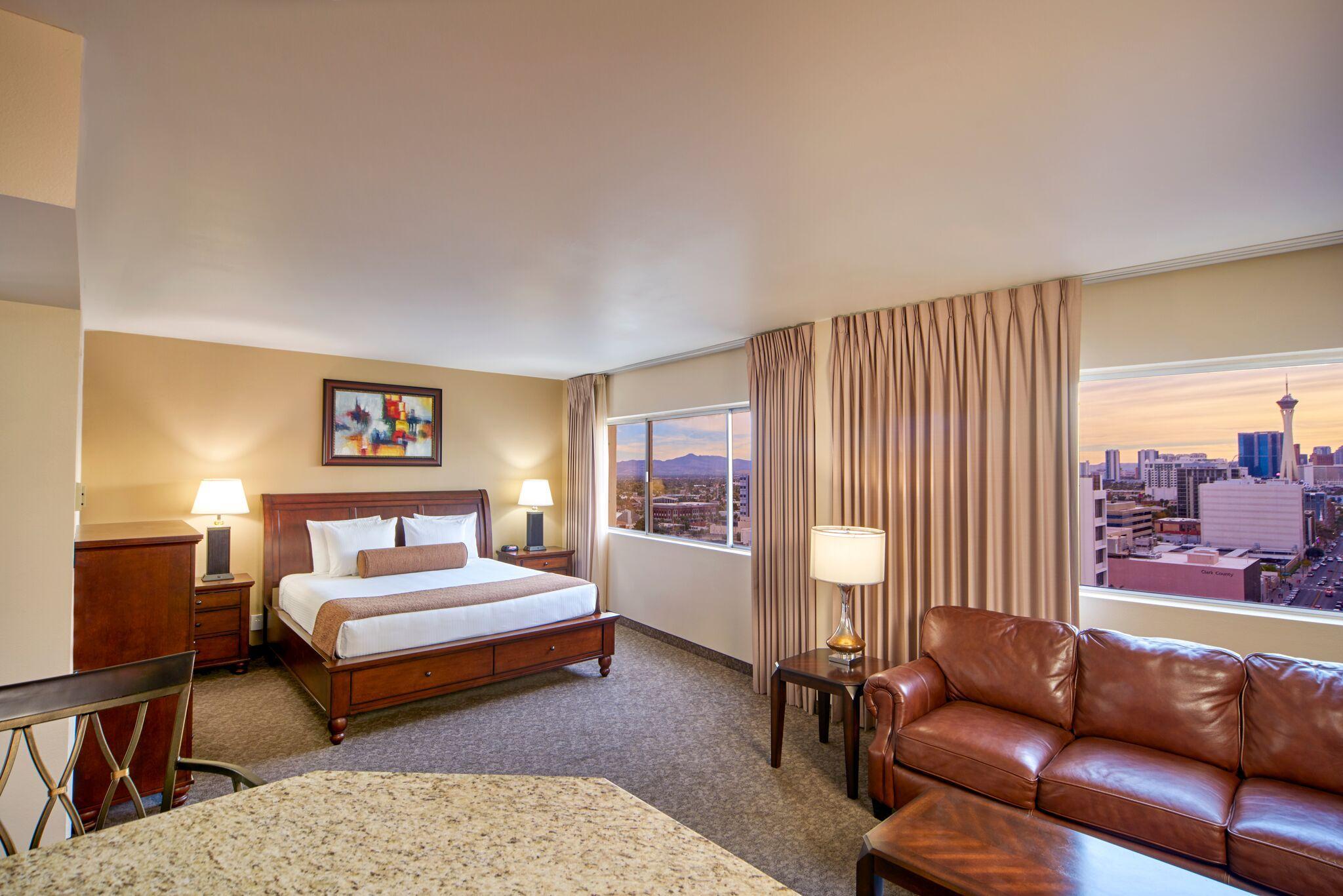 REGAL, SUITE