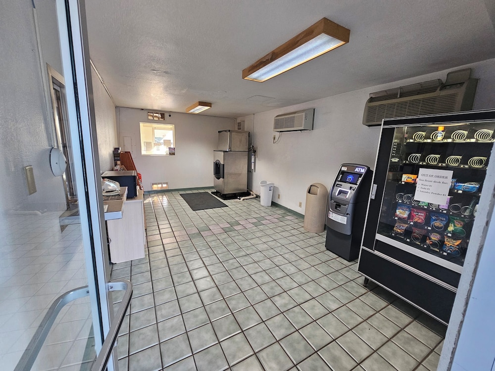 Motel6 Mitchell, SD 56/68