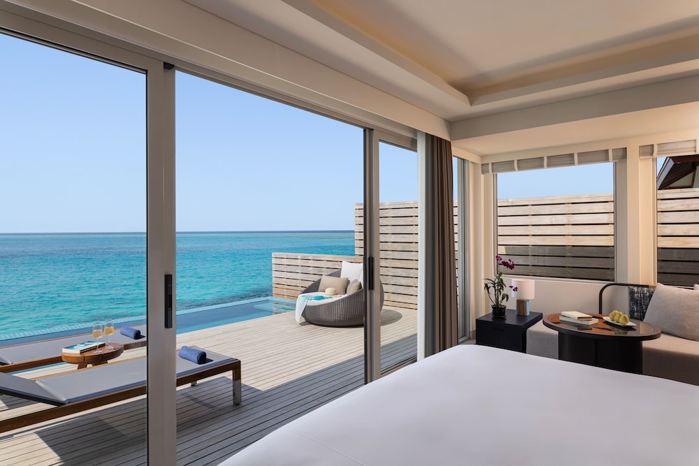 Avani+ Fares Maldives Resort 137/164