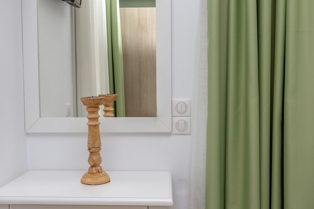 Sun and Moon Villas and Suites photo4
