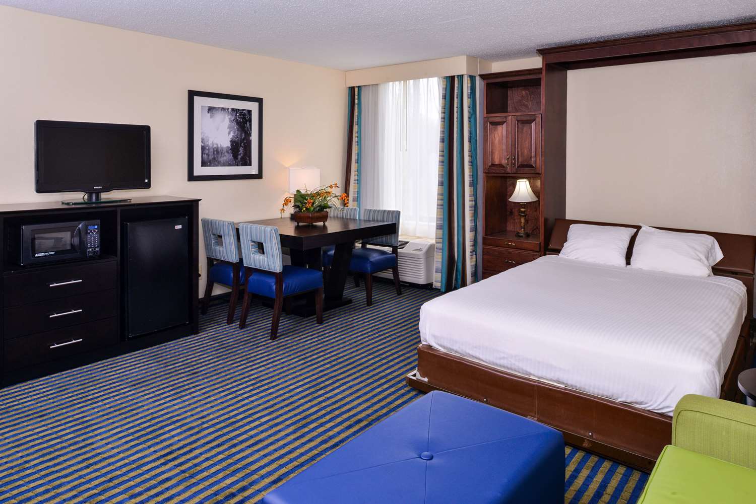 Room, Murphy Bed, Queen Bed, Sofa