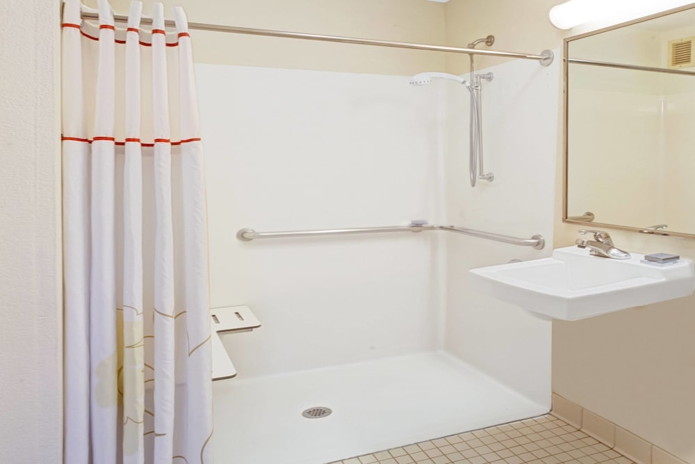 MainStay Suites Northbrook Wheeling 15/45
