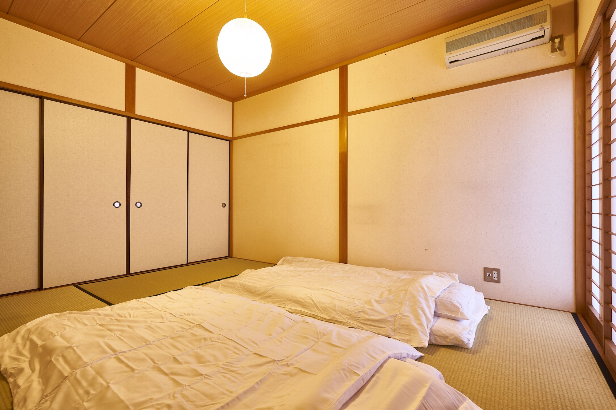 JAPANESE, YONJO, TWIN BEDS