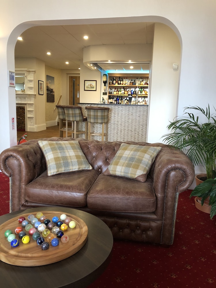 Queenswood Hotel 31/45