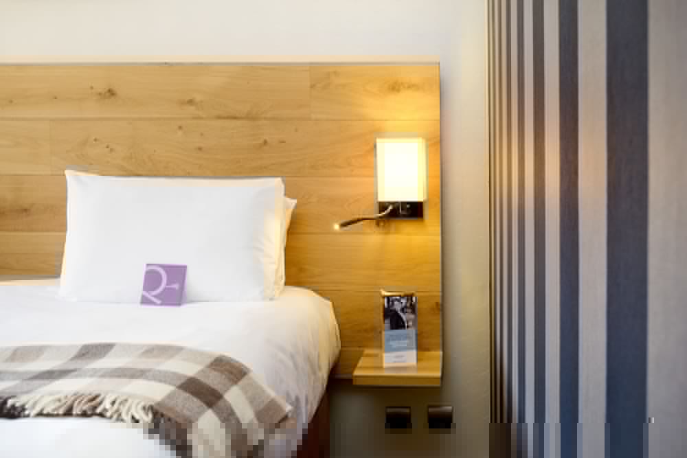 Mercure Saint-Lary 18/68