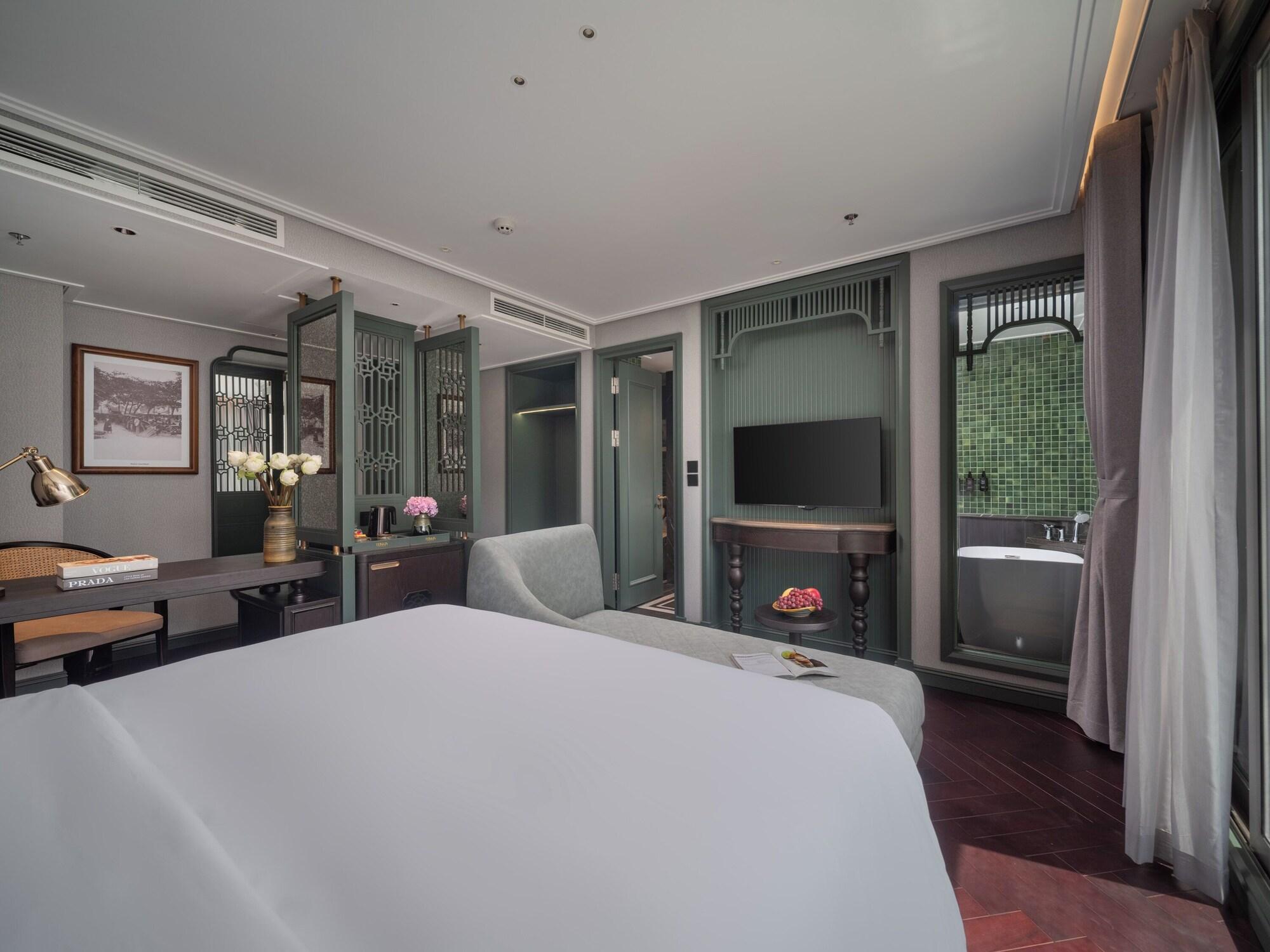 Tonkin Luxury Boutique Hotel & Spa 38/90