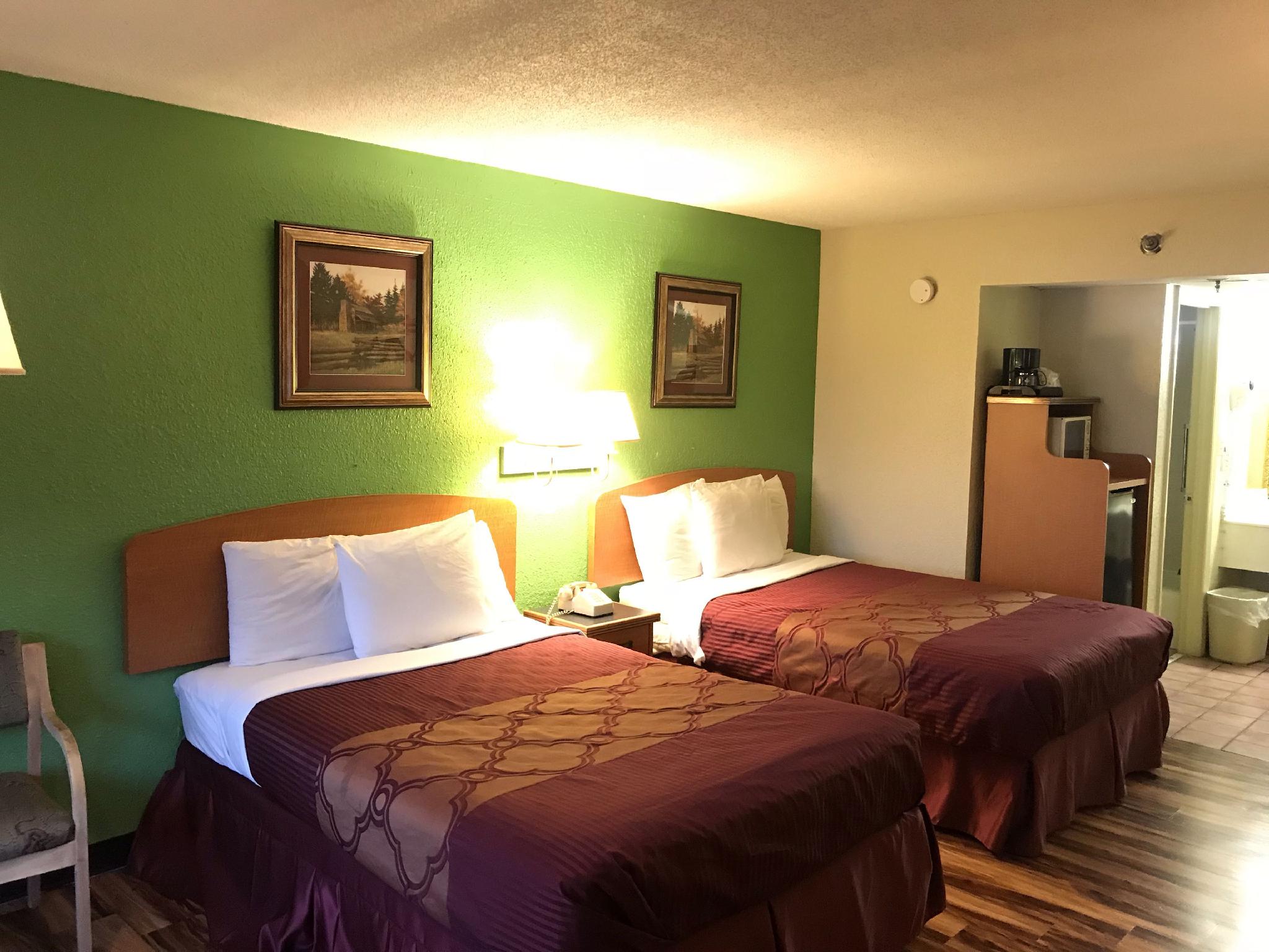 Superior, Suite, Multiple Beds, City View, Jetted Tub