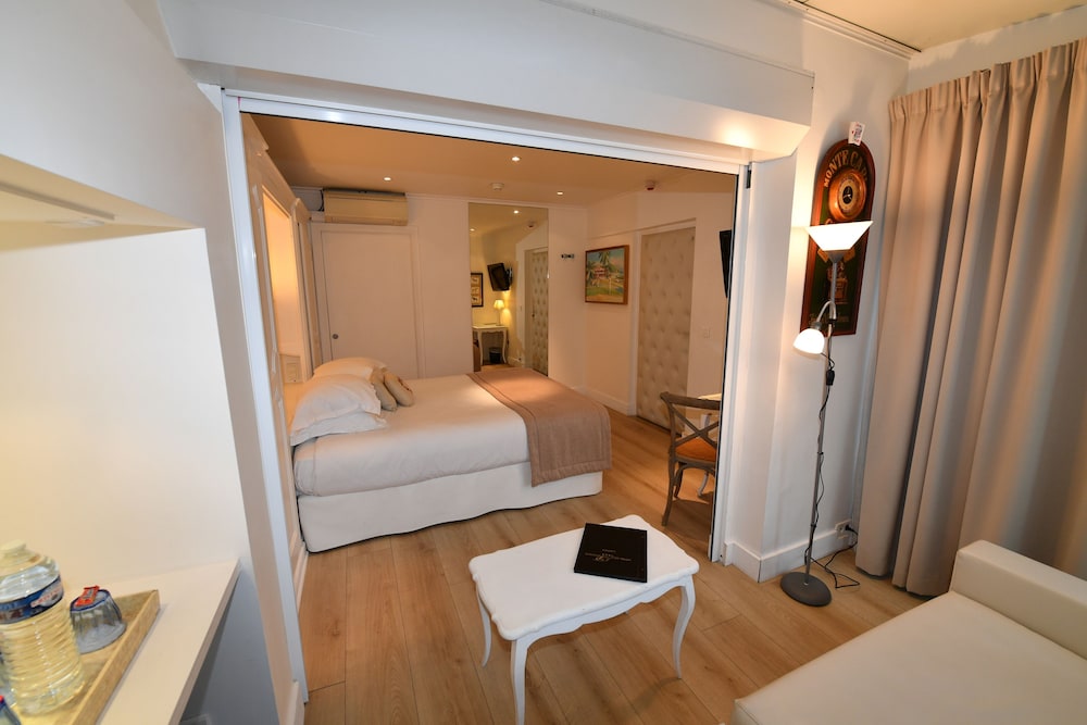 Hotel De Provence 36/70