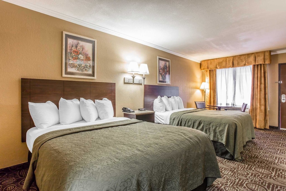 Quality Inn and Suites Ft Jackson Maingate 9/35